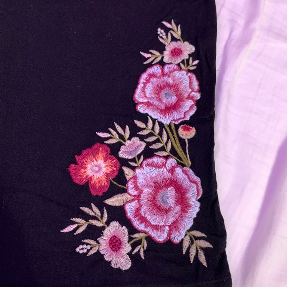 Soft and Sexy American Eagle Floral Tank Top - Picture 2 of 5